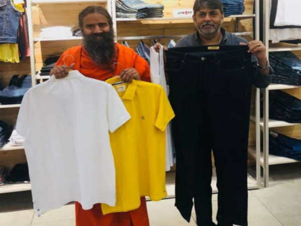 પતંજલિ પરિધાનના 20 સ્ટોર્સ છે