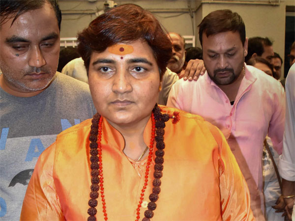 સાધ્વી પ્રજ્ઞા માટે ઉમા ભારતી આવ્યા
