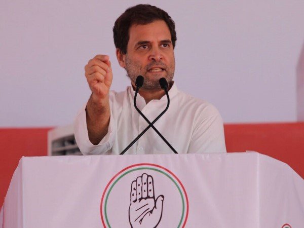 રાહુલ ગાંધીને અવગણનાની નોટિસ