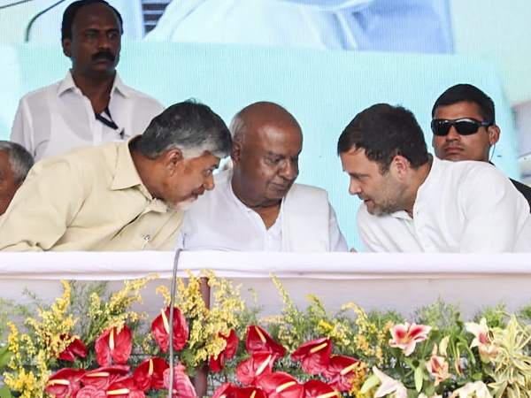ચૂંટણી પરિણામો પહેલા શરૂ થયો બેઠકોનો દોર