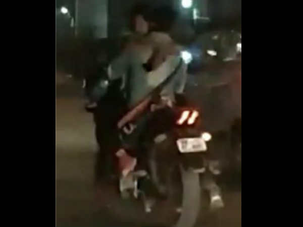 ટ્રાફિકના નિયમોને મૂક્યા નેવે