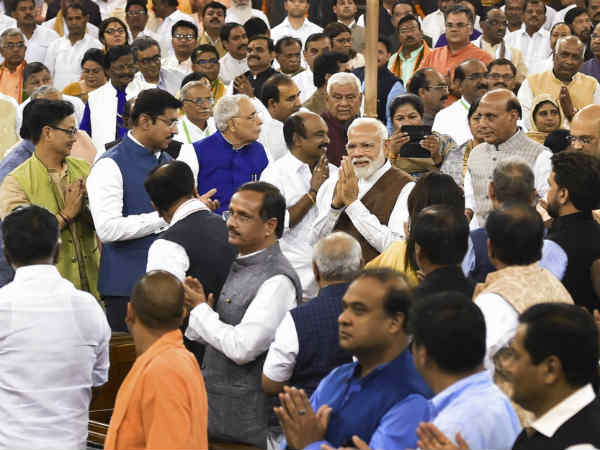 પૂર્ણ બહુમતીવાળી બેઠકોમાં મોટો વધારો