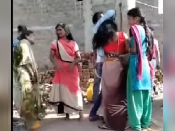 ત્રણ મહિલાઓ સહીત પાંચની ધરપકડ, ચાર ફરાર