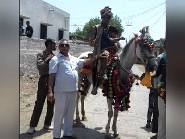 શાંતિપૂર્વક લગ્ન કરાવ્યા પછી પાછા ફર્યા