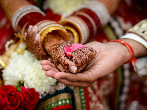 ગામમાં ચર્ચાઓ થઈ રહી છે
