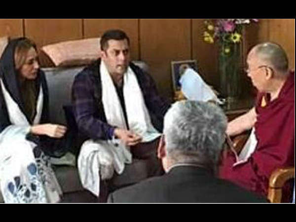 પબ્લિક રોમાન્સ પસંદ નથી
