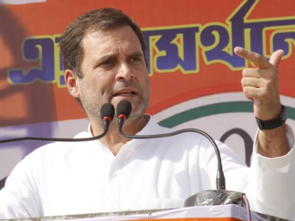મોટા નેતાઓ મનાવવામાં લાગ્યા