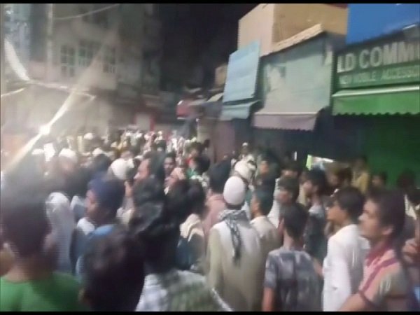 પોલિસે 15 લોકોને કસ્ટડીમાં લીધા