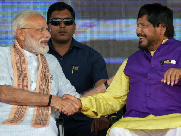 આઠવલેએ પણ સીટો ઓછી થવાનું જતાવ્યુ અનુમાન