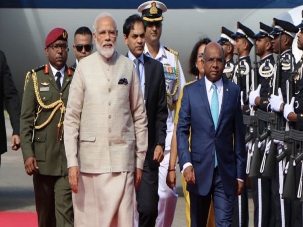 મોદી માલદિવ પહોંચ્યા