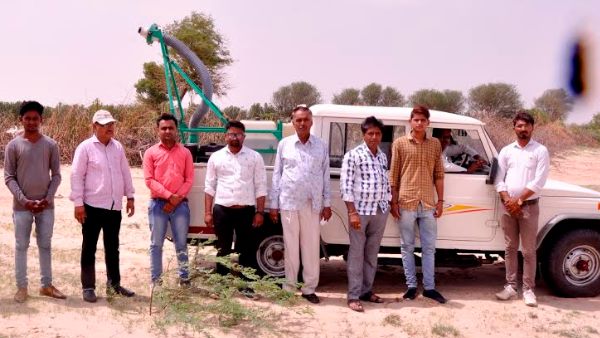 ખેડૂતોની બરબાદીનું પ્રતીક છે તીડ