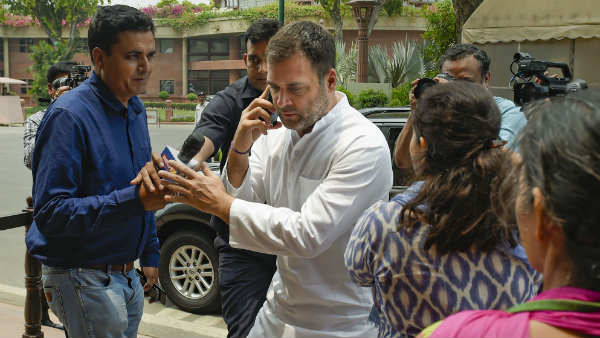 ત્રણ સંકેતોએ નેતાઓને કર્યા સચેત