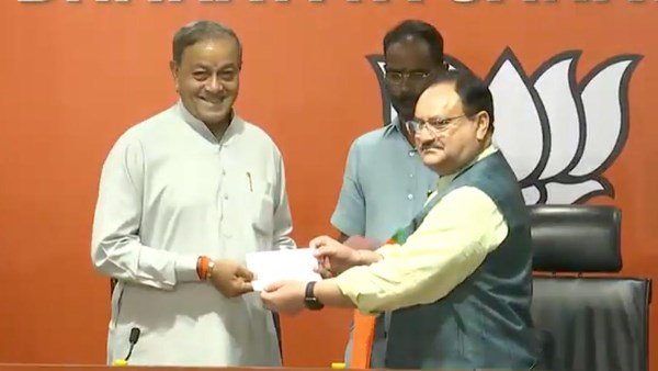 ગાંધી પરિવારના નજીકના હતા સંજય સિંહ