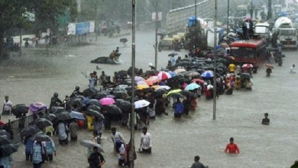 રોડ અને રેલ્વે ખરાબ રીતે પ્રભાવિત