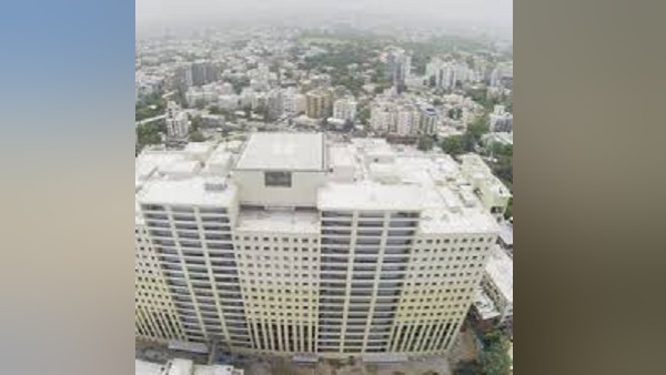ન્યુરોમિક ટ્યુબ સિસ્ટમના 90 સ્ટેશન