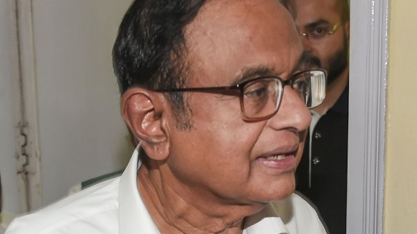 કંપનીઓને ખોટી રીતે ફાયદો પહોંચાડવાનો આરોપ