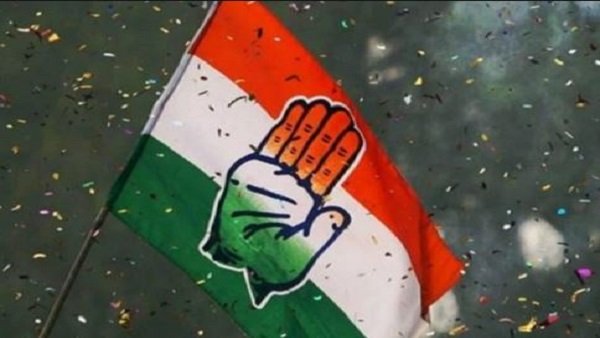 ટિકિટ અપાવવાનો દાવો કરતો હતો
