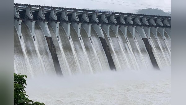 નર્મદા ડેમ પ્રોજેક્ટ પર 75,000 કરોડ રૂપિયા ખર્ચ થયા