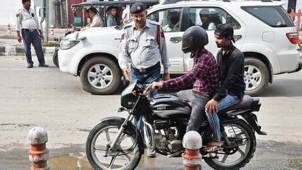 દંડના ડરથી બાઇકની ચાવી લઇ લીધી