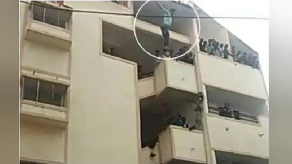 વીડિયો સોશિયલ સાઇટ્સ પર વાયરલ થઈ રહ્યો છે