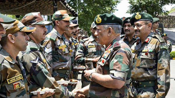700 કાશ્મીરીઓની હત્યા