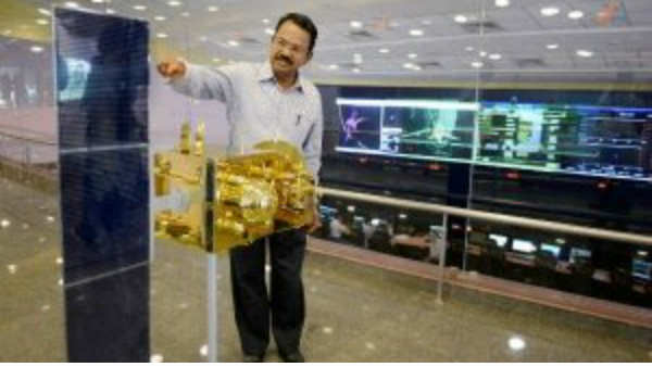 ચંદ્રની સપાટી સાથે સંપર્કમાં અડચણ