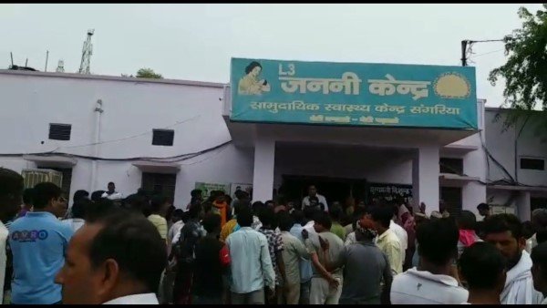 કારમાં ફસાયેલા મળ્યા મૃતદેહ