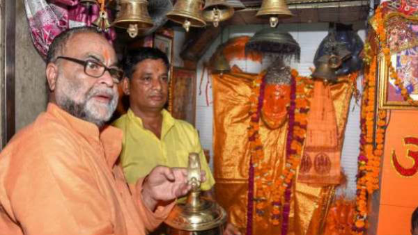 બુક્કલ નવાબ પણ કાયદાથી બચી ગયા