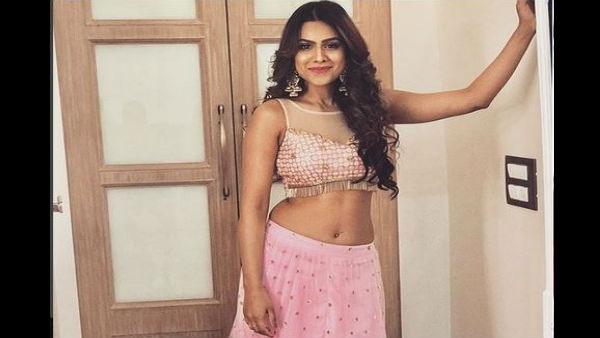 એશિયાની Sexiest મહિલાઓમાં શામેલ