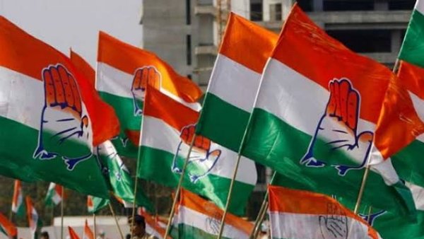 કોંગ્રેસના ધારાસભ્યો જયપુર પહોંચ્યા