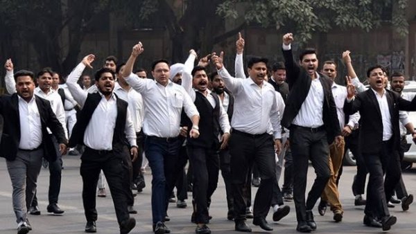 બાર કાઉન્સીલ હડતાળ ખતમ કરે- બીસીઆઈ
