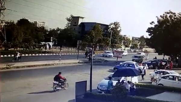 ડ્રાઈવર ભાગી ગયો