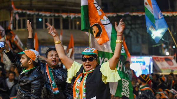 ચર્ચિત 10 સીટ