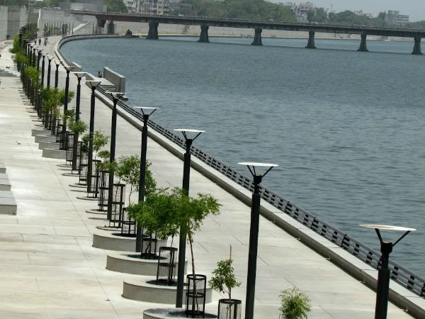 જાપાનના પીએમની મુલાકાત વખતે પણ થયું આવું