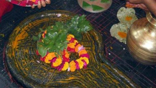 રોગ મુક્તિ માટે ઘીથી અભિષેક
