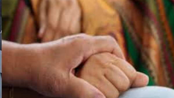 મહિલા આયોગે સાથે રહેવાની સલાહ આપી