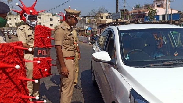 બાળકીને લઈને સંબંધીના ઘરે ગયા હતા