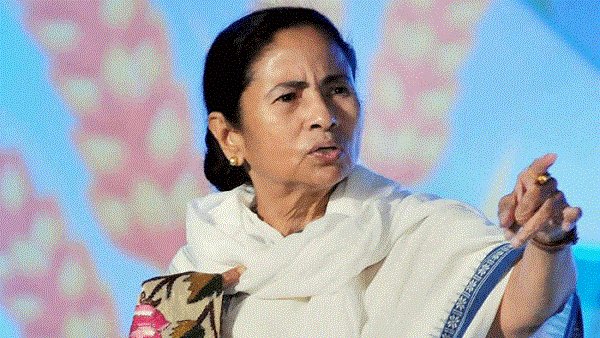 'વડા પ્રધાન મોદીનું આર્થિક પેકેજ છેતરપિંડી'