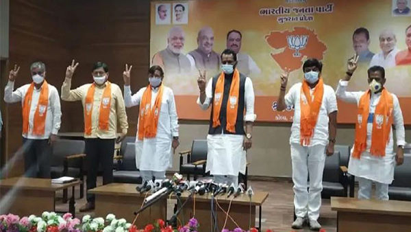 ચૂંટણી પહેલા આ વર્ષે 8 ધારાસભ્યોએ કોંગ્રેસ છોડ્યુ