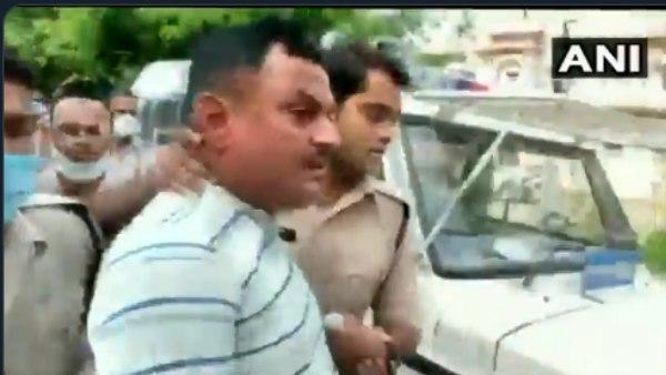 જય બાજપેયી અથવા અન્ય લોકોને જાણતા નથી