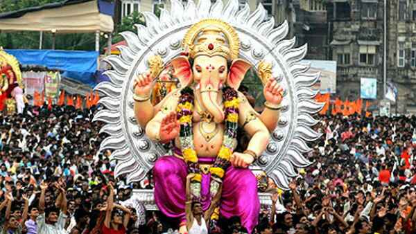 પત્થર ફેંકવાની છે પરંપરા