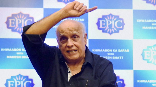 બીજા ઘણા લોકોને મહિલા પંચે જારી કરી નોટિસ