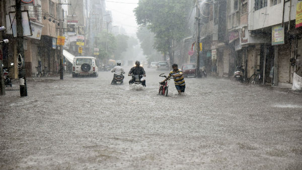 વાયુસેના આ રીતે બચાવી રહી છે લોકોને
