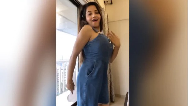 મોનાલિસાએ કર્યો જબરદસ્ત ડાંસ