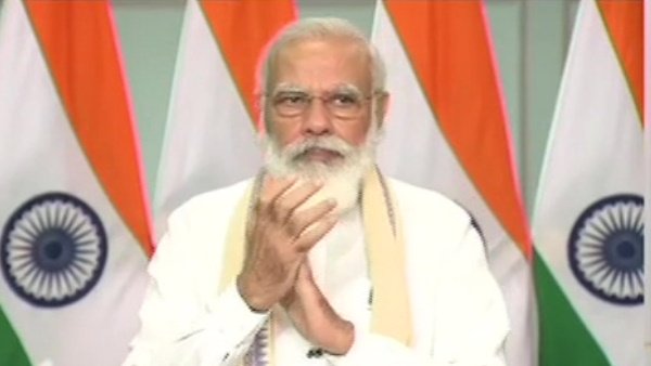 સોશિયલ મીડિયા પર પીએમ મોદી પર સવાલો ઉઠ્યા
