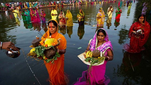 શક્ય હોય ત્યાં સુધી પૂજા પોતાના ઘરમાં જ કરવી