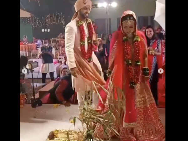 આવી રીતે સાત ફેરા લીધા