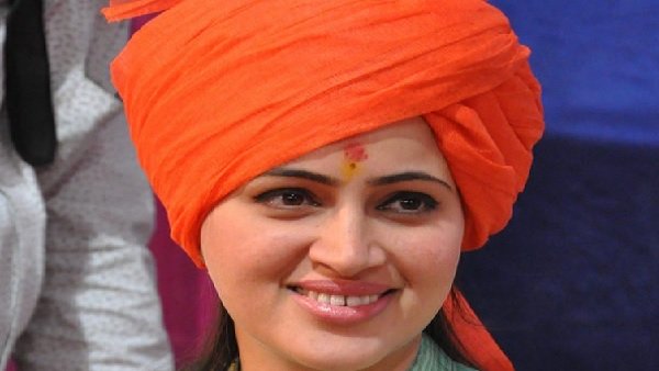 નવનીત રાણાએ ઠાકરે સરકાર પર સવાલો ઉઠાવ્યા હતા