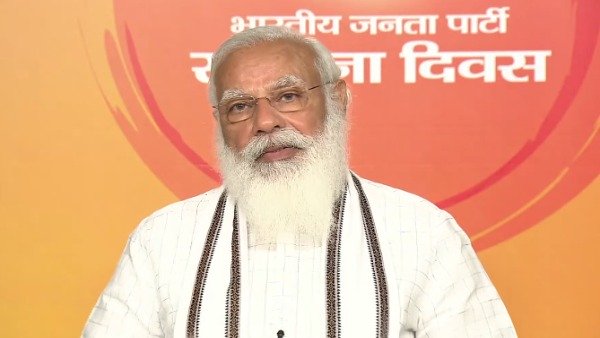 ગાંધીજીના મુલ્યો પર ચાલી રહી છે પાર્ટી