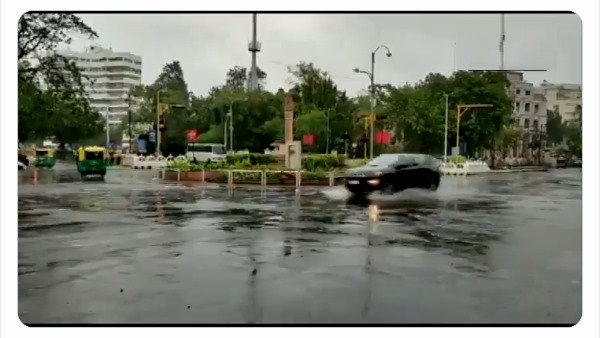 વાવાઝોડાના કારણે કોહરામ